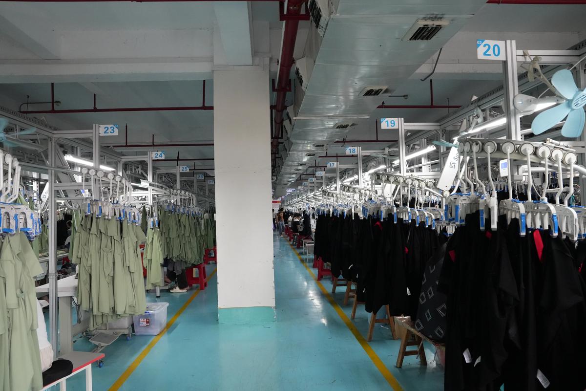 汕頭高品質(zhì)服裝貼牌工廠 專業(yè)零售品牌的幕后智造者
